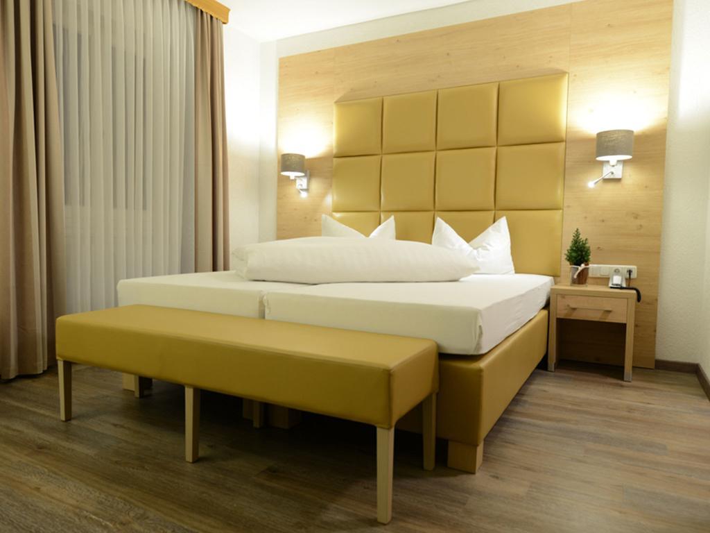 Land-Gut Hotel Zum Loewen Garni Marktheidenfeld Bilik gambar