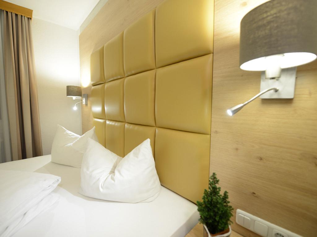 Land-Gut Hotel Zum Loewen Garni Marktheidenfeld Bilik gambar